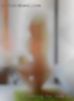 I'm looking for a nude girls natural beauty.
